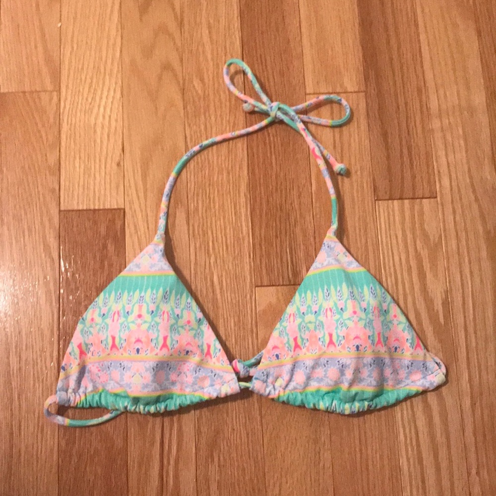 Patterned bikini top